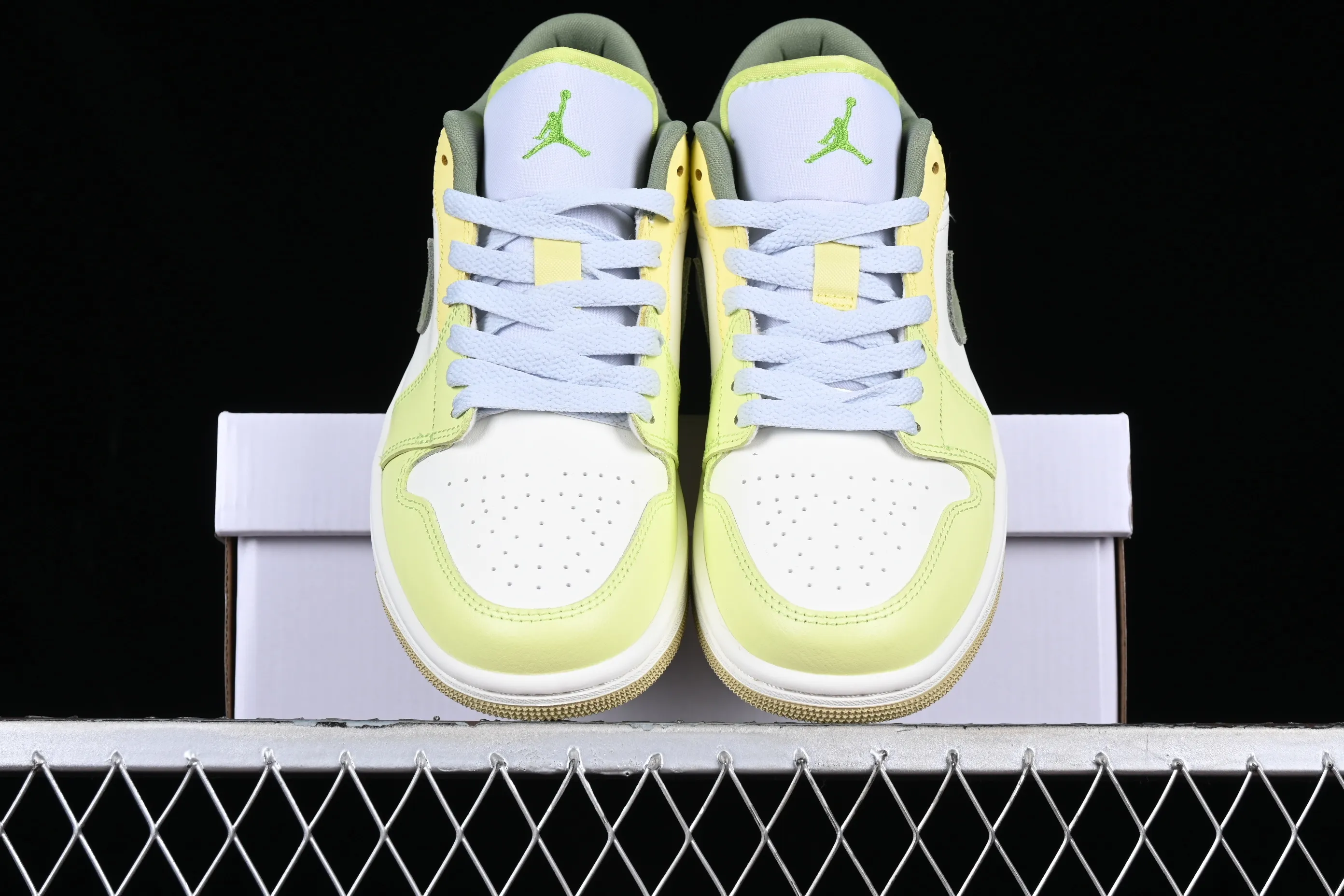 All categories Air Jordan Jordan series basketball shoes Air Jordan 1 Low G version pure original Air Jordan 1 Low AJ1 Joe 1 fresh white and green cultural low-top basketball shoes FD9906-131
